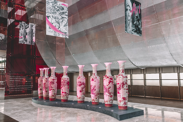 北京瑜舍携手 Yvan Deng 呈现 陶瓷雕塑艺术作品《无限与不可思议的欲望》